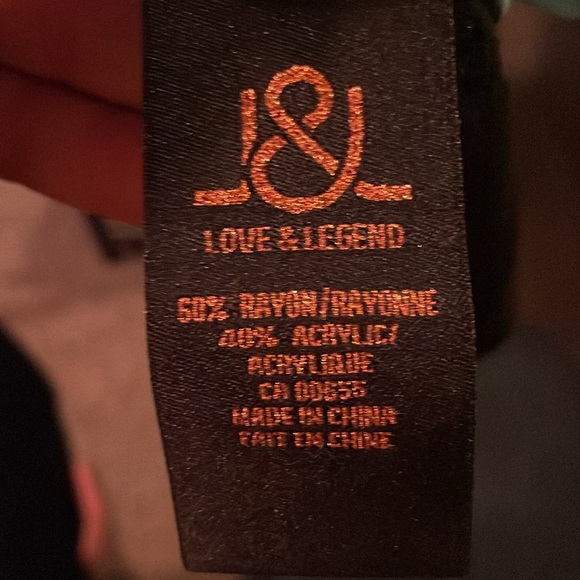 Love and Legend sz 4x top! - Picture 4 of 4